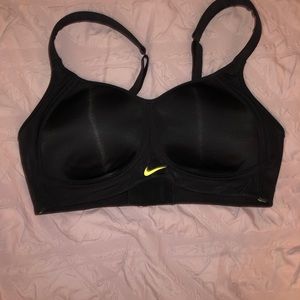 Nike sports bra black